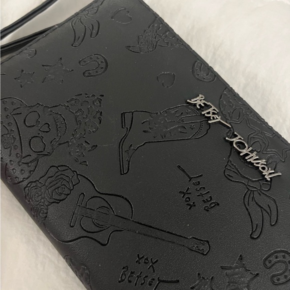 Betsey Johnson Black Wristlet - Picture 2 of 4